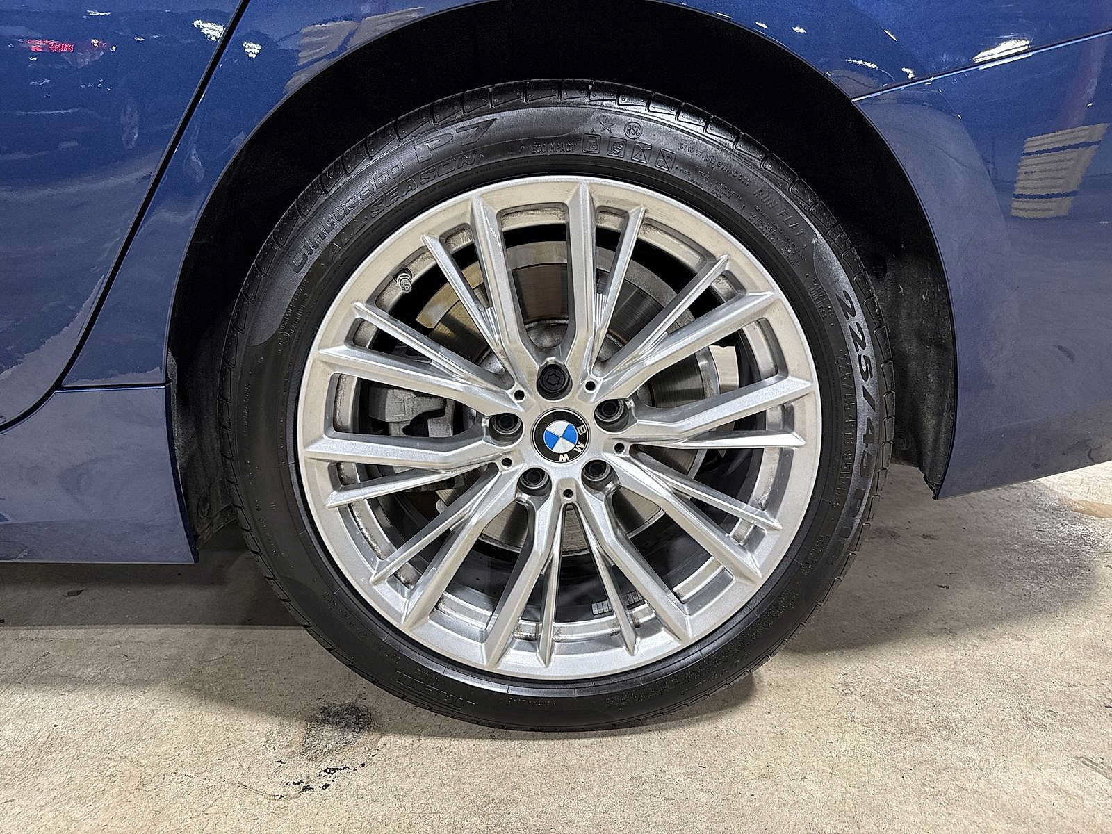 Used 2024 BMW 330i xDrive Sedan w/ Premium Package AWD/4WD image 10