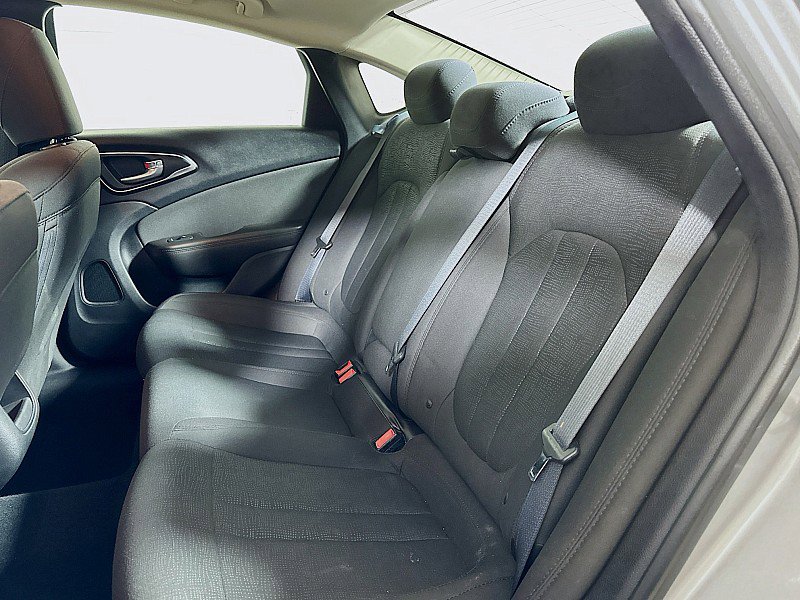 Used 2016 Chrysler 200 Limited image 20
