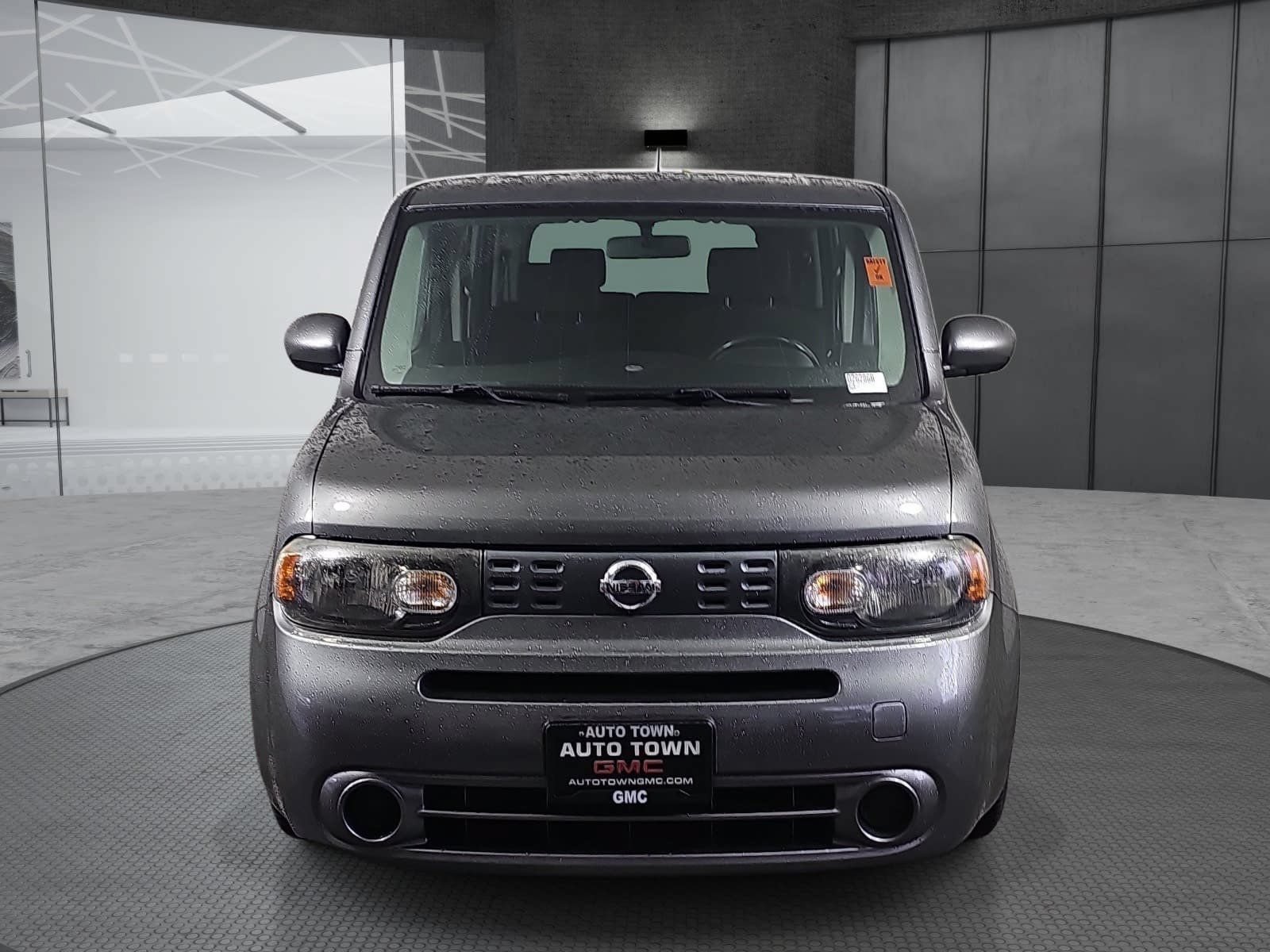 Used 2013 Nissan Cube FWD image 2