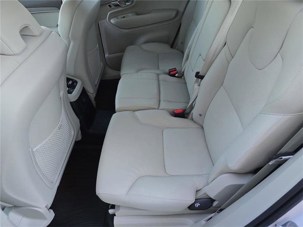 Used 2025 Volvo XC90 T8 Plus w/ Protection Package Premier image 18