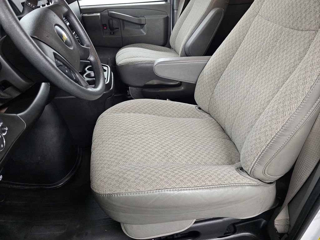 Used 2023 Chevrolet Express 3500 LS RWD image 13