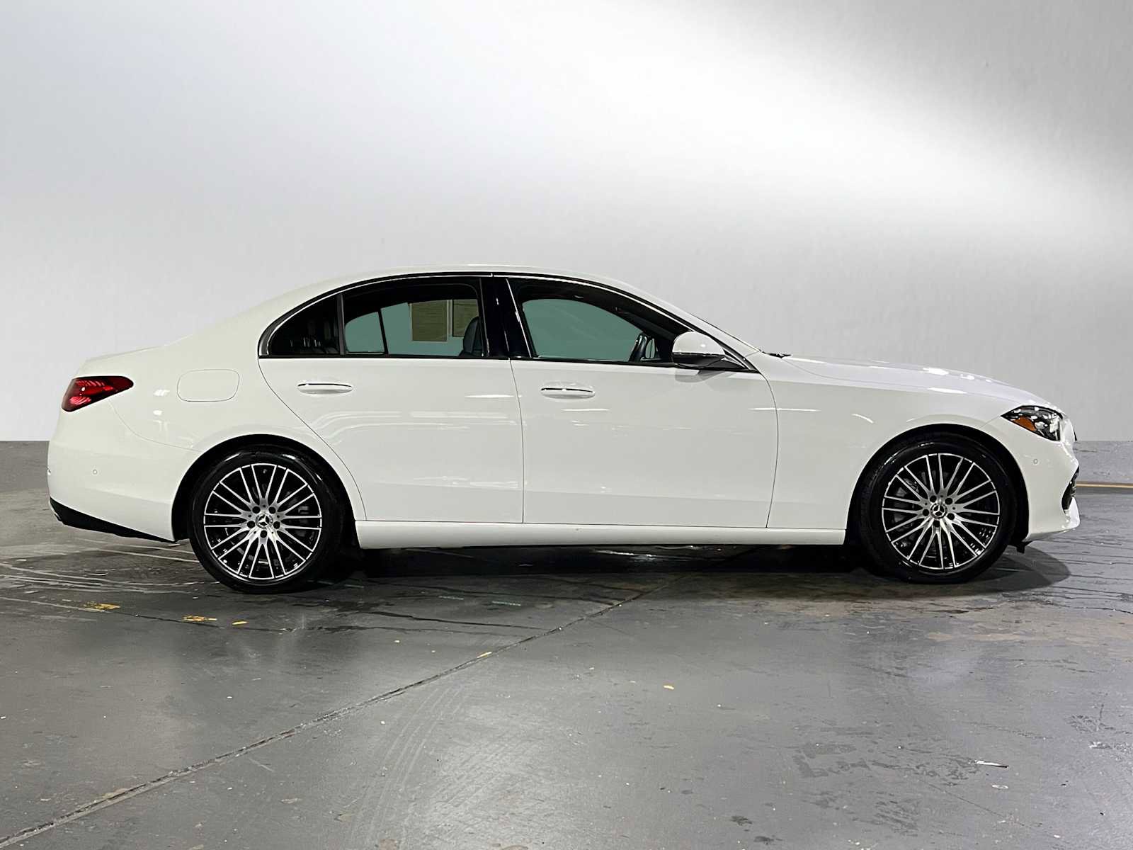 Used 2025 Mercedes-Benz C 300 Sedan image 2