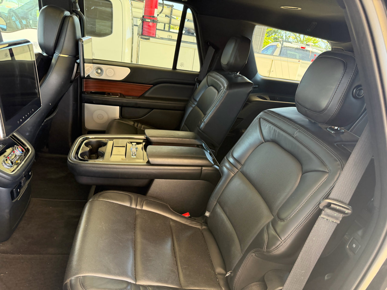 Used 2020 Lincoln Navigator Reserve w/ Luxury Package image 33