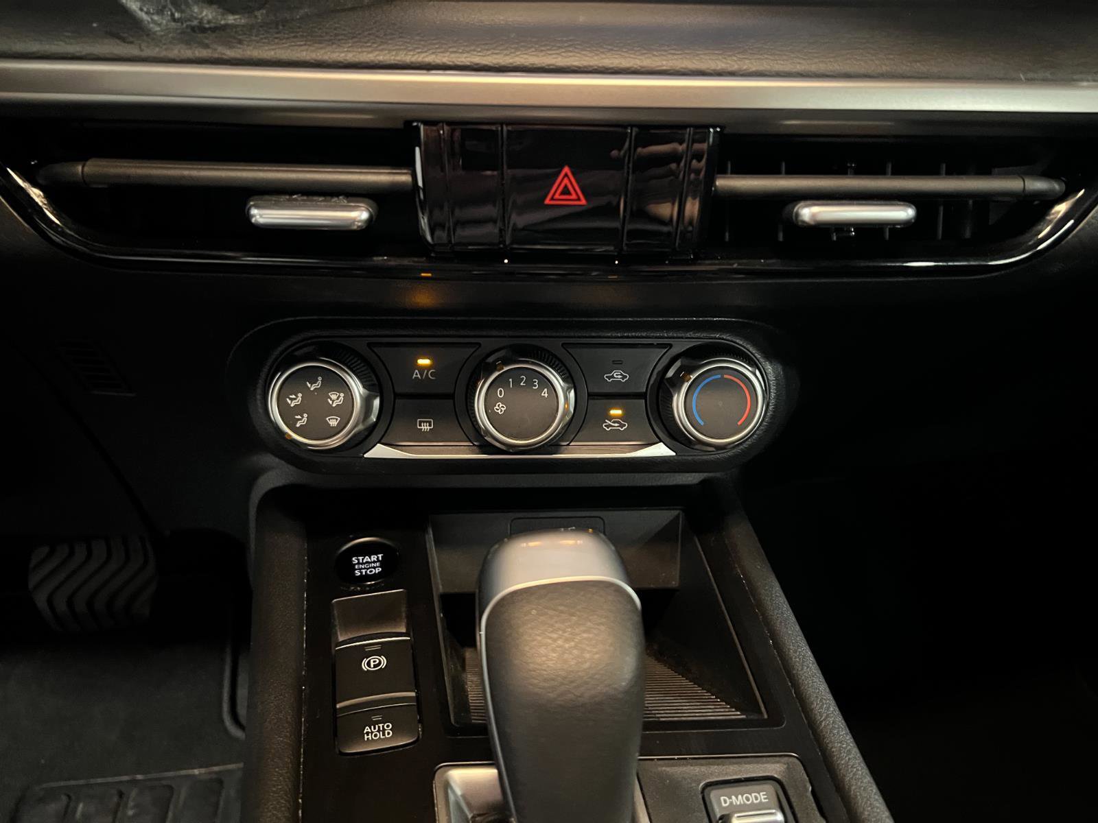 Used 2025 Nissan Kicks S image 16