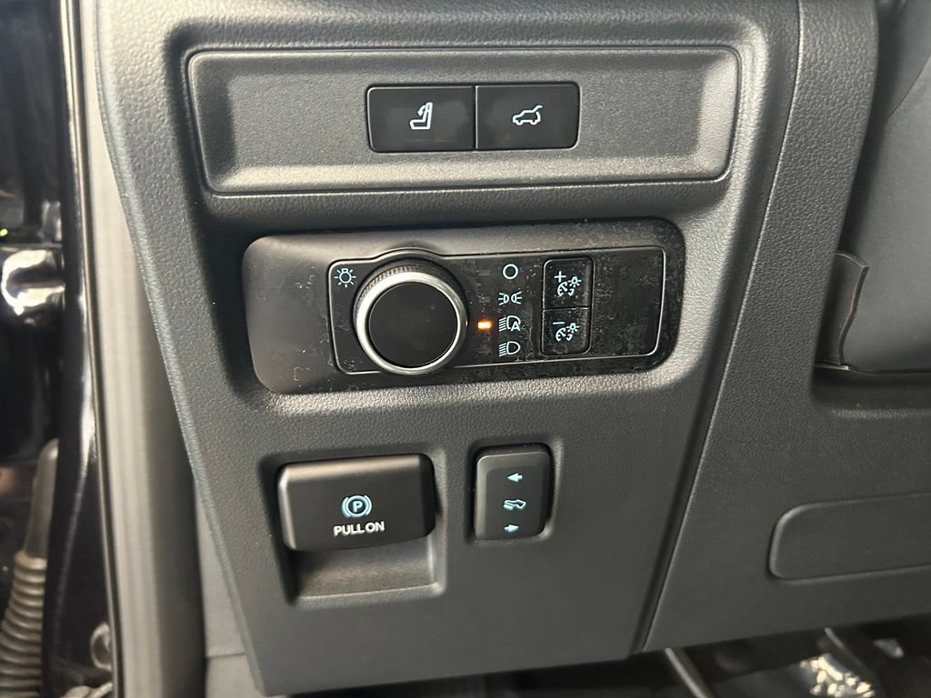 Used 2024 Ford Expedition XLT AWD/4WD image 44
