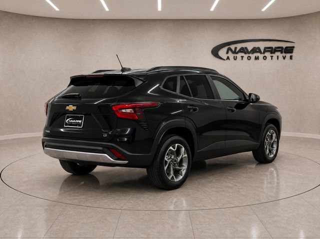 Used 2025 Chevrolet Trax LT FWD image 7