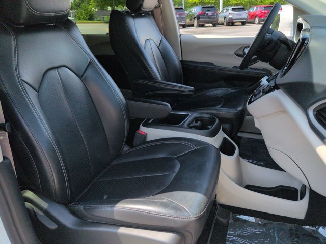 Used 2022 Chrysler Pacifica Touring-L FWD image 20