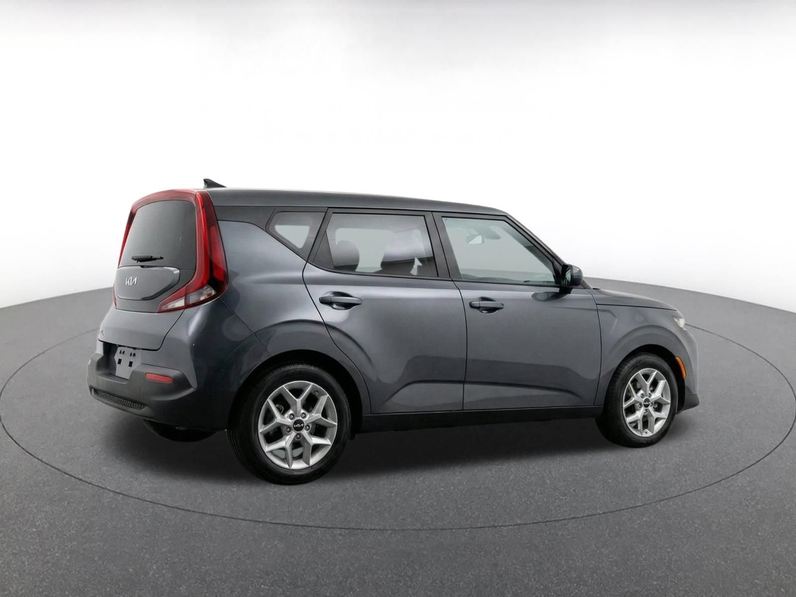 Used 2025 Kia Soul LX w/ LX Technology Package FWD image 10