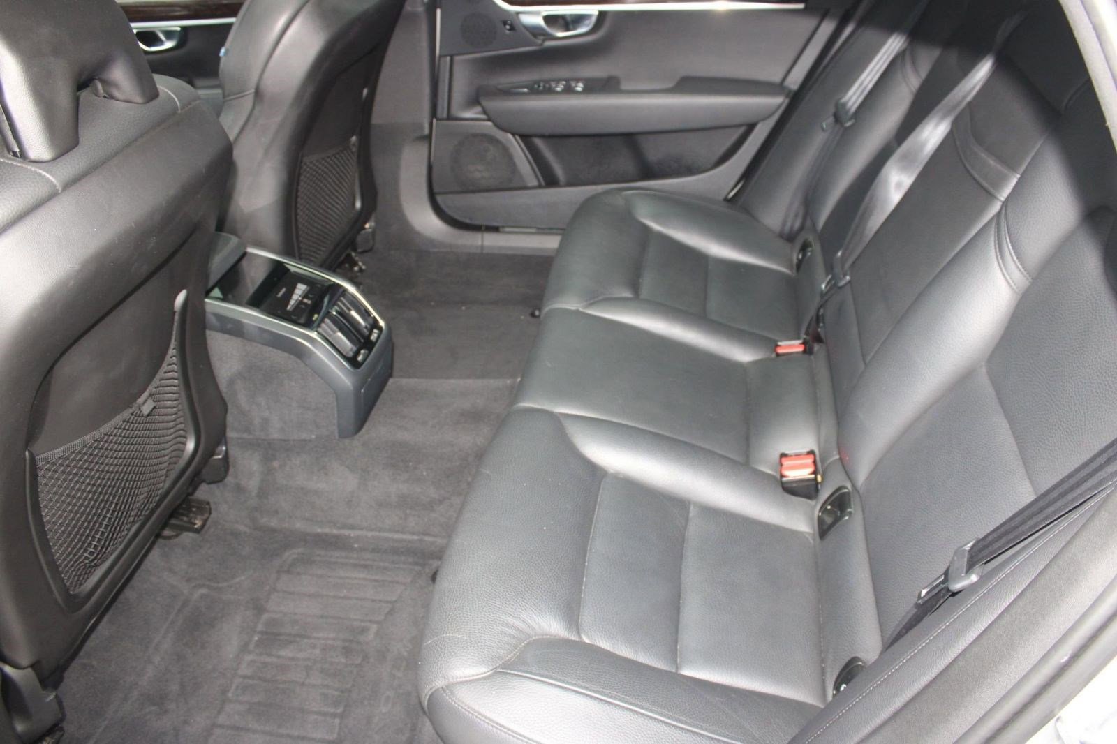 Used 2018 Volvo S90 T5 Momentum image 27