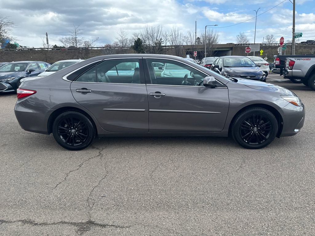 Used 2016 Toyota Camry SE w/ Protection Package (Q2) image 8