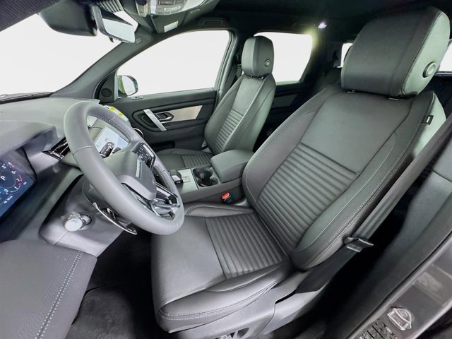 New 2026 Land Rover Discovery Sport Landmark image 11