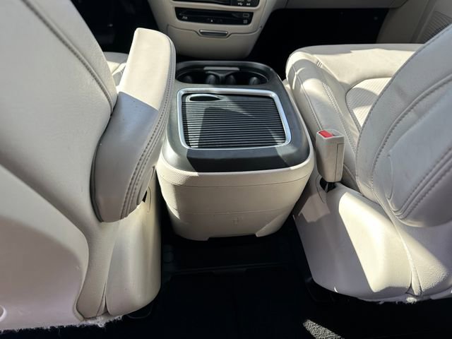 Used 2018 Chrysler Pacifica Touring-L Plus image 21