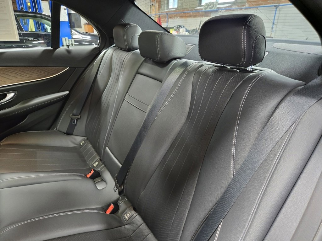 Used 2022 Mercedes-Benz E 350 4MATIC Sedan image 38