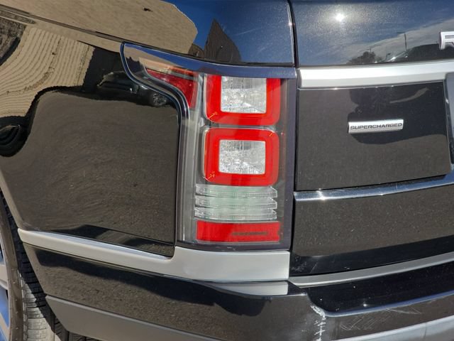 Used 2017 Land Rover Range Rover Supercharged AWD/4WD image 37