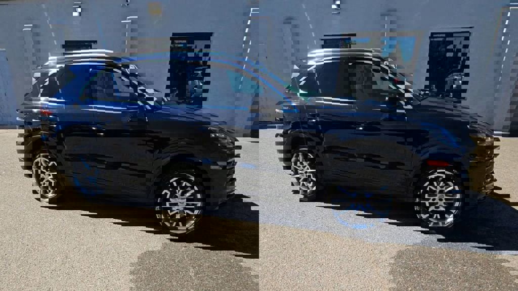 Used 2020 Porsche Cayenne image 9