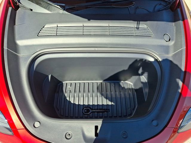 Used 2024 Tesla Model Y Performance image 31