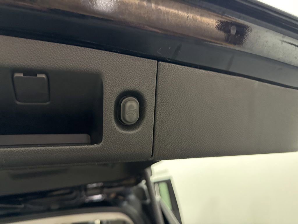 Used 2019 GMC Yukon XL Denali w/ Denali Ultimate Package RWD image 43