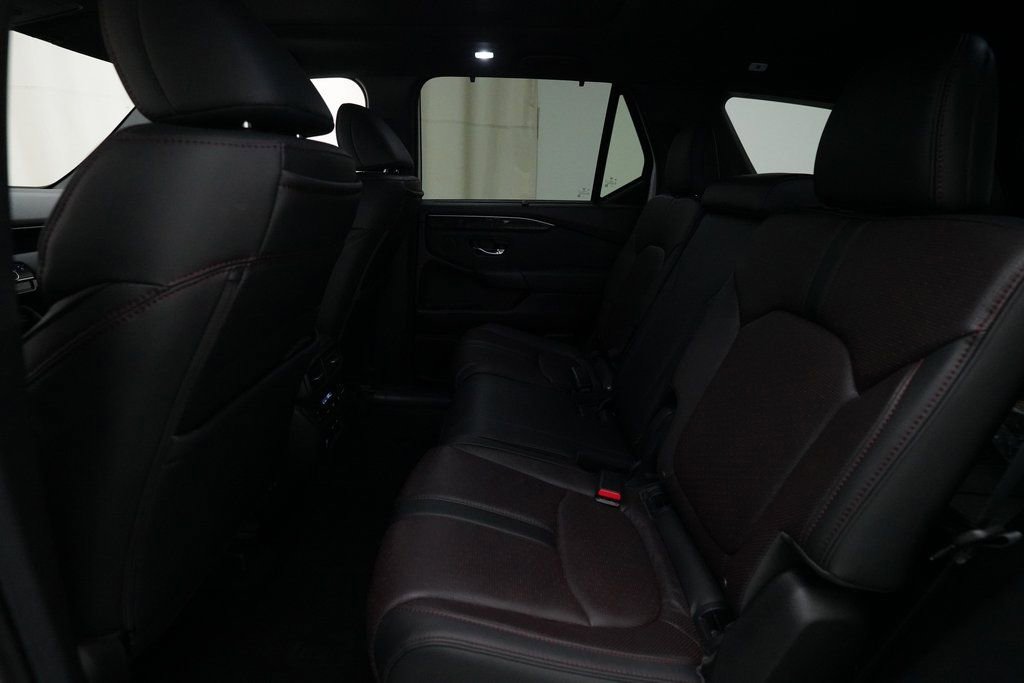 Certified 2025 Honda Pilot Black Edition image 15