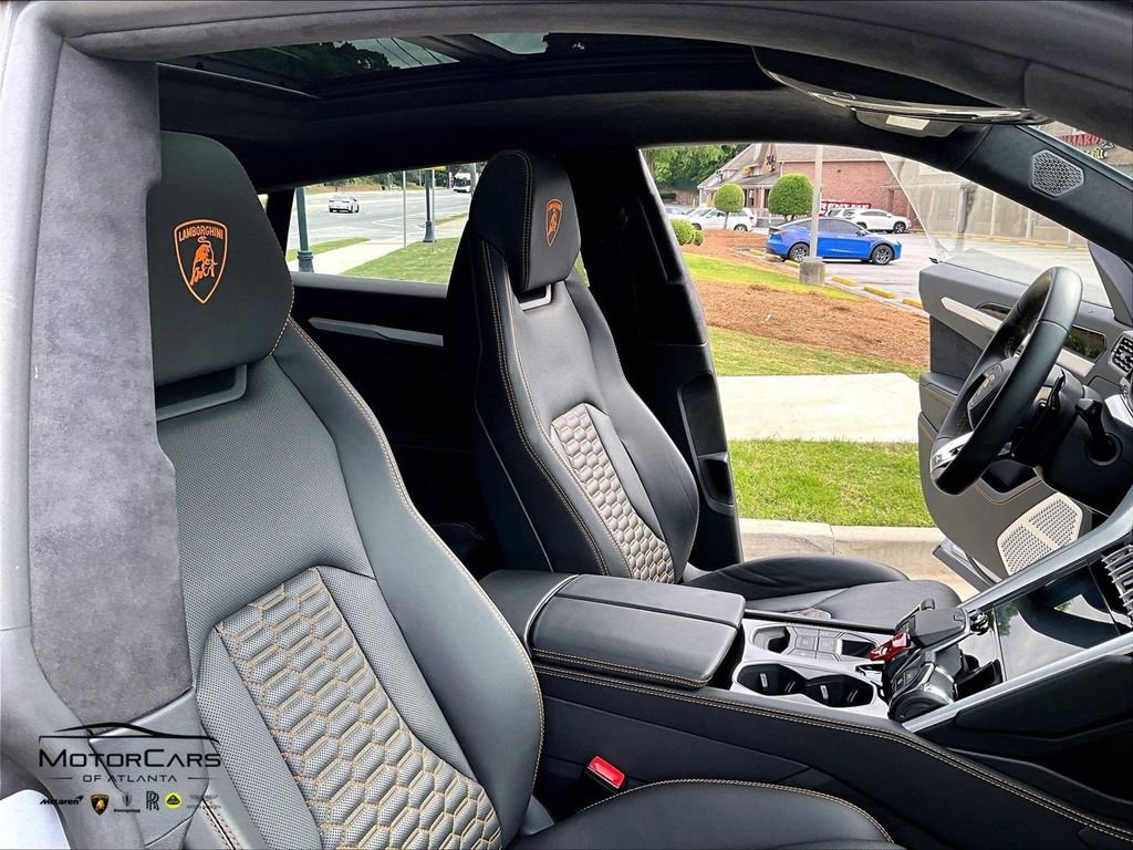 Used 2020 Lamborghini Urus AWD/4WD image 9