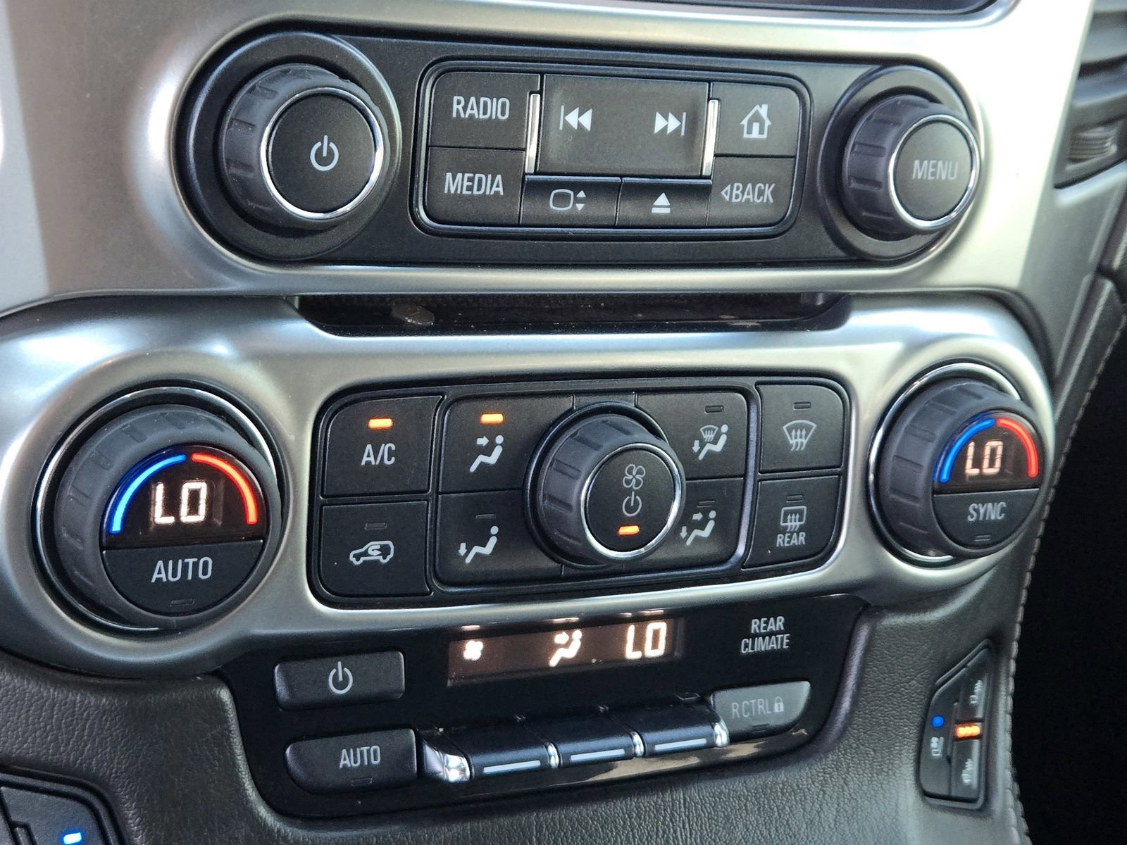 Used 2020 Chevrolet Suburban Premier image 20