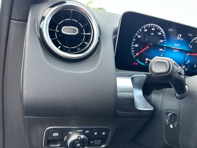 Used 2020 Mercedes-Benz GLB 250 4MATIC image 14