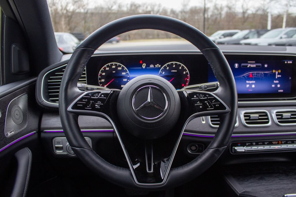 Used 2025 Mercedes-Benz GLS 450 4MATIC image 12