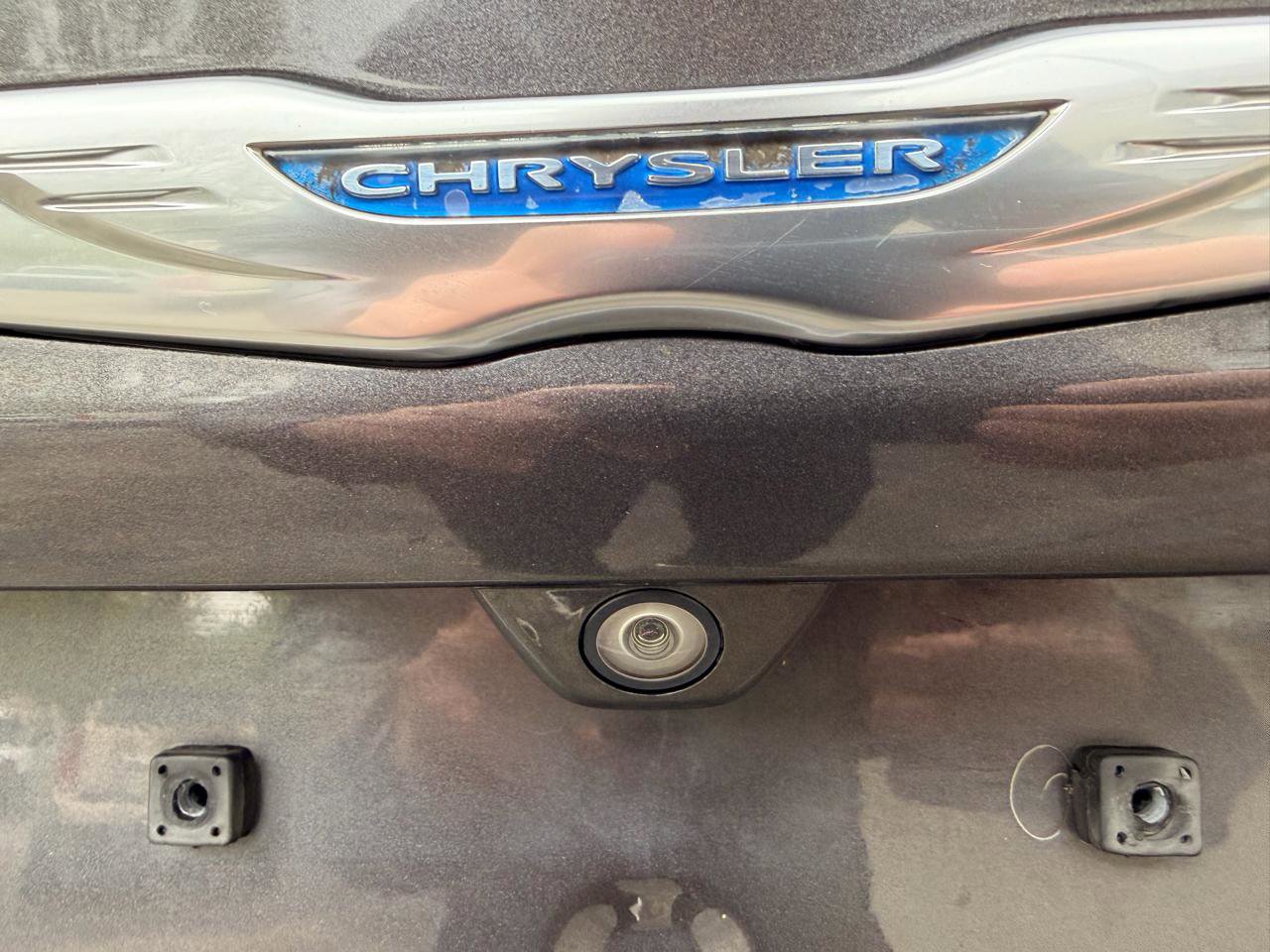 Used 2017 Chrysler Pacifica Touring-L FWD image 24
