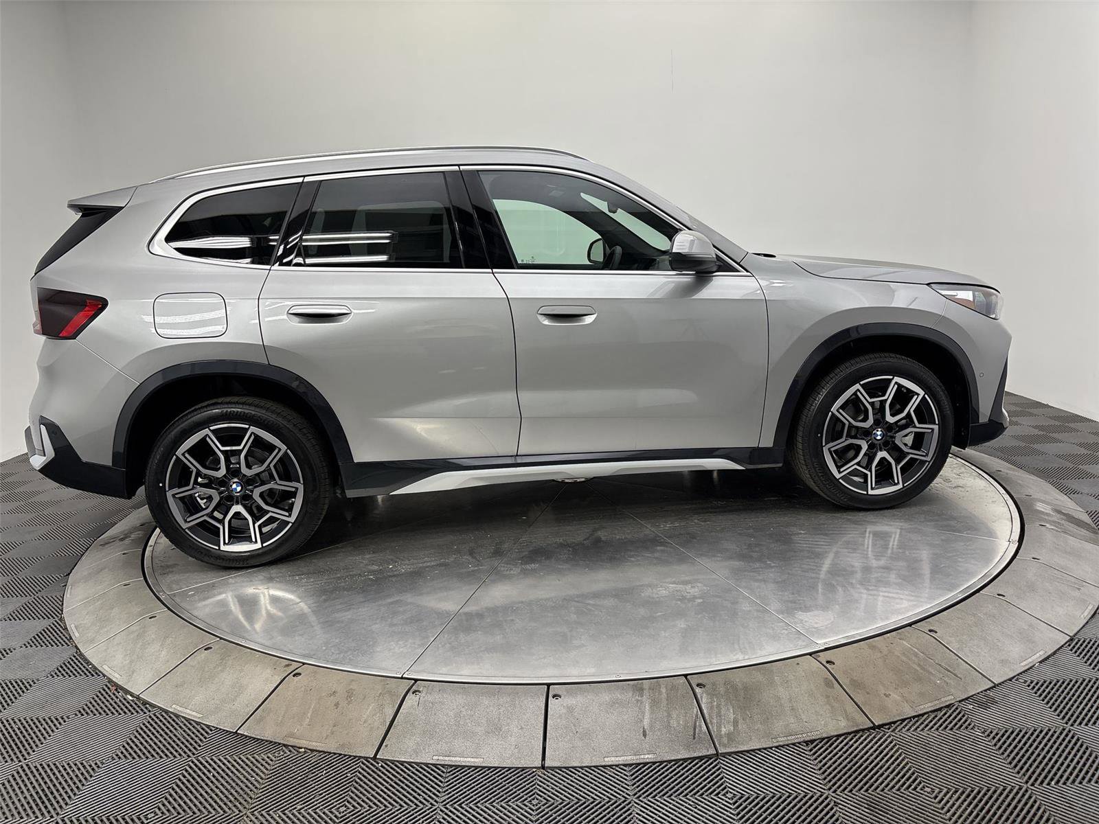 New 2026 BMW X1 xDrive28i w/ Convenience Package image 17