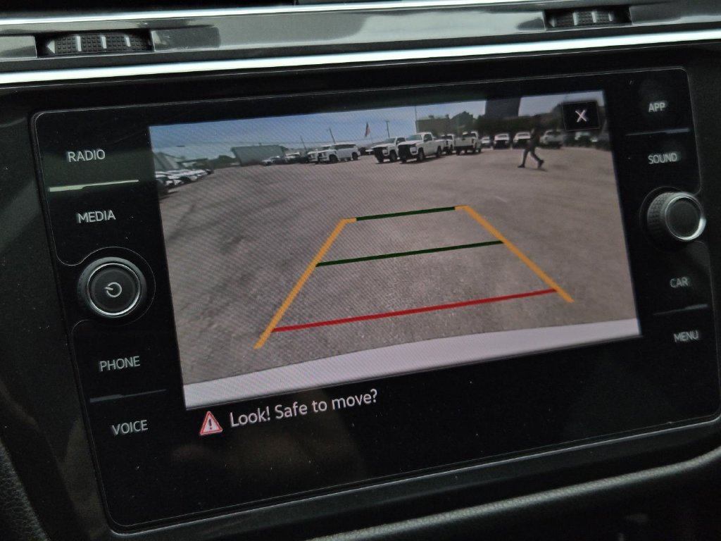 Used 2021 Volkswagen Tiguan SE R-Line FWD image 19
