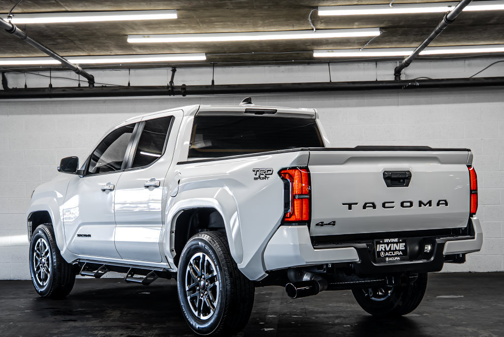 Used 2025 Toyota Tacoma TRD Sport AWD/4WD image 3