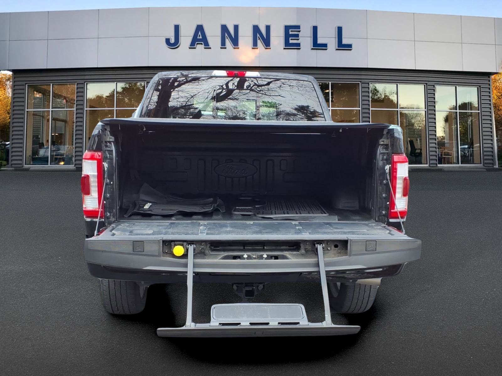 Used 2023 Ford F150 Limited AWD/4WD image 10