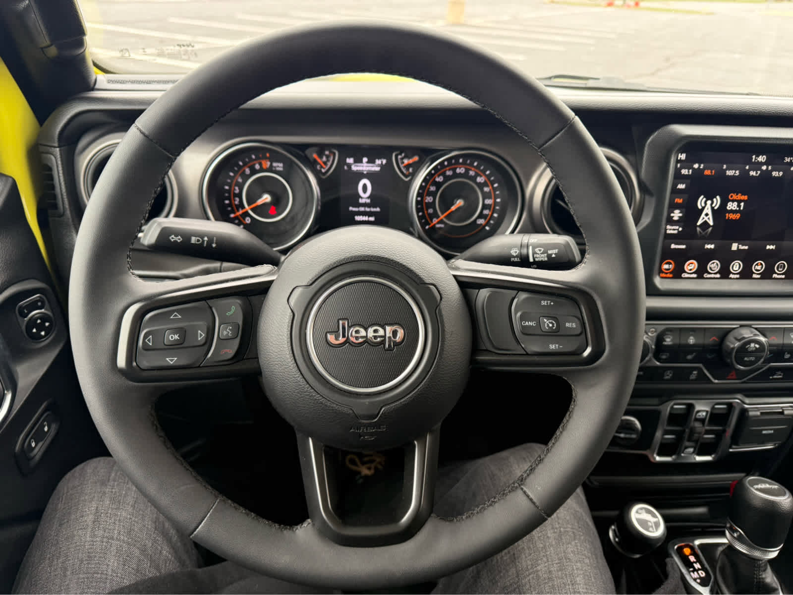 Used 2023 Jeep Gladiator Sport AWD/4WD image 16