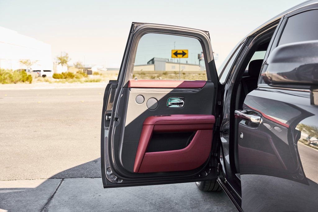 Used 2023 Rolls-Royce Ghost image 25