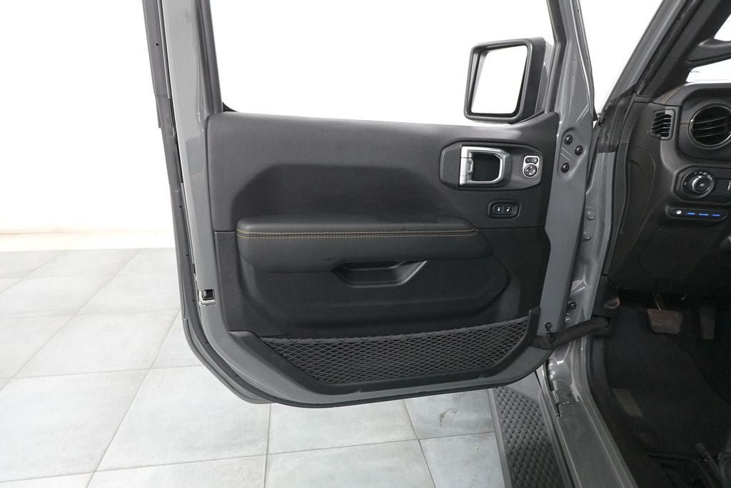 Used 2023 Jeep Wrangler Unlimited Sahara AWD/4WD image 25