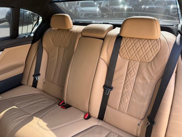 Used 2019 BMW 740i w/ Executive Package image 27
