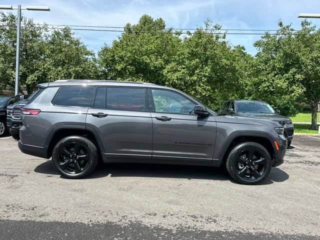 Used 2023 Jeep Grand Cherokee L Laredo AWD/4WD image 16