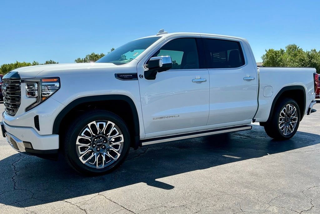 Used 2023 GMC Sierra 1500 Denali Ultimate AWD/4WD image 5