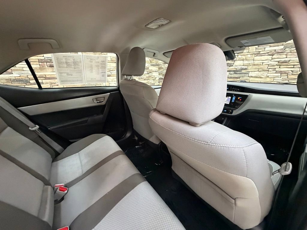Used 2018 Toyota Corolla LE image 28
