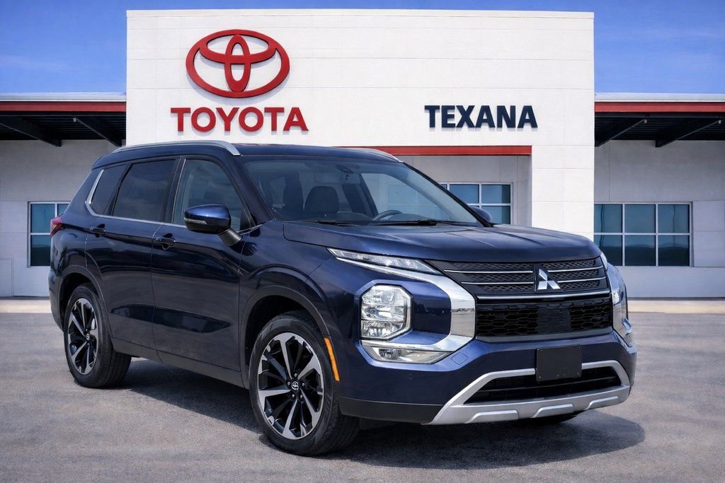 Used 2023 Mitsubishi Outlander SE
