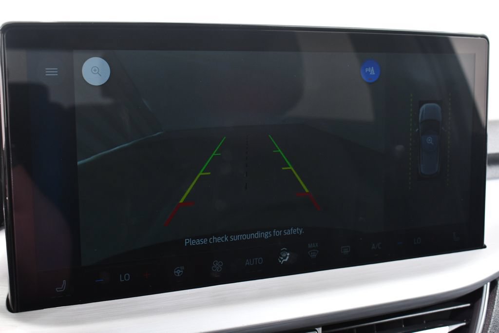 New 2025 Ford Escape SE w/ PHEV Premium Package FWD image 30