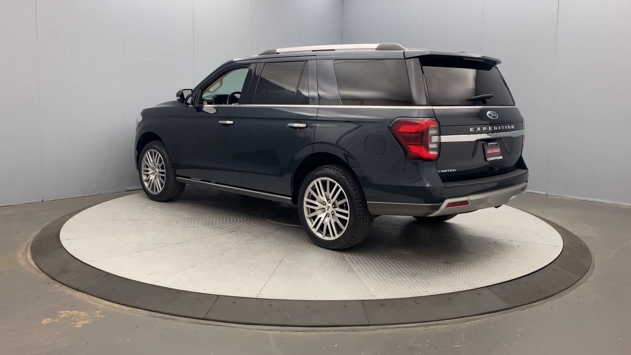 Used 2023 Ford Expedition Limited AWD/4WD image 3