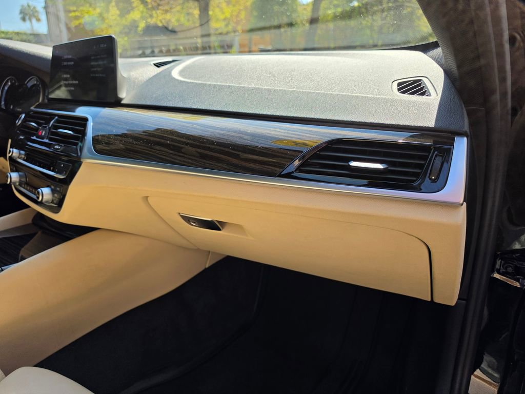 Used 2018 BMW 530e 530e iPerformance image 49