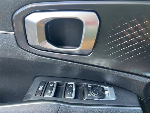 Used 2022 Kia Sorento S FWD image 12