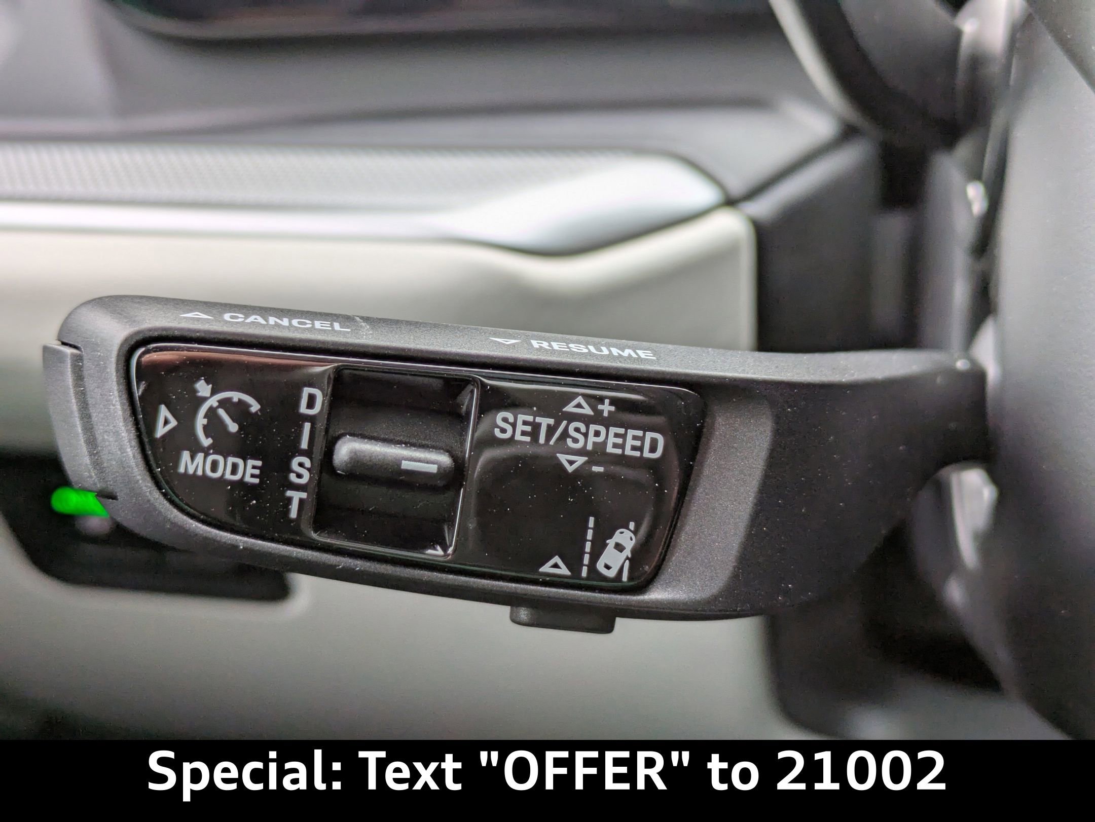 Used 2025 Porsche Cayenne image 35