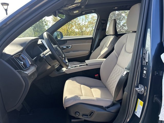 New 2026 Volvo XC90 B6 Plus w/ Protection Package Premier image 13