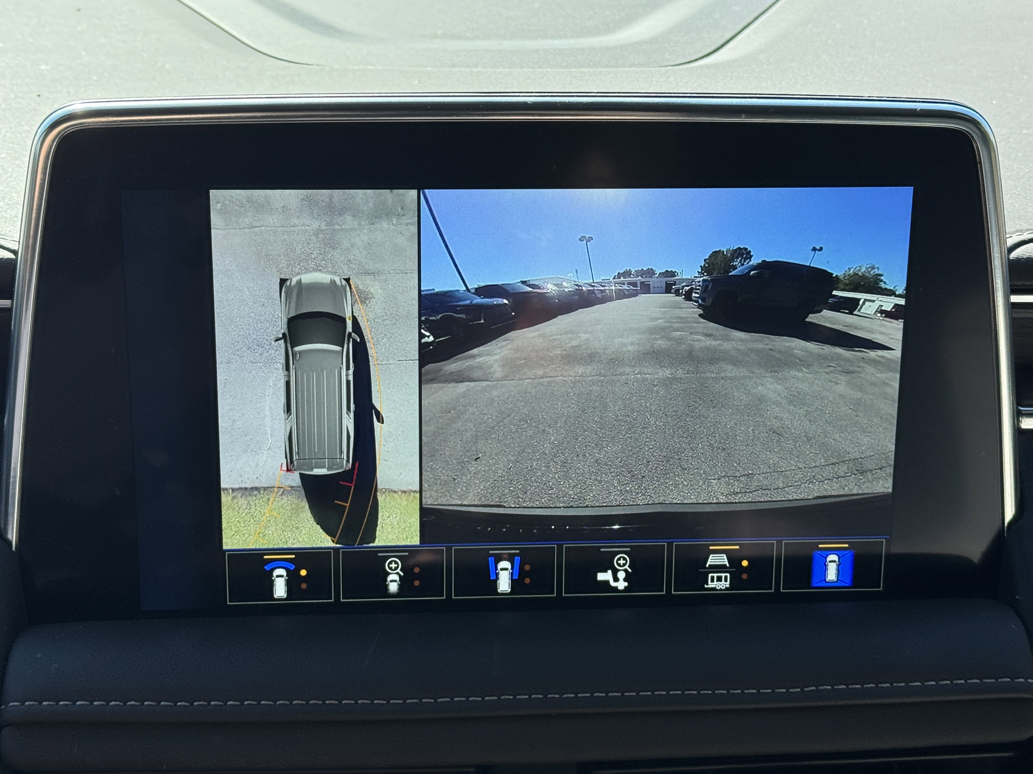 Used 2023 Chevrolet Tahoe Z71 w/ Luxury Package image 33