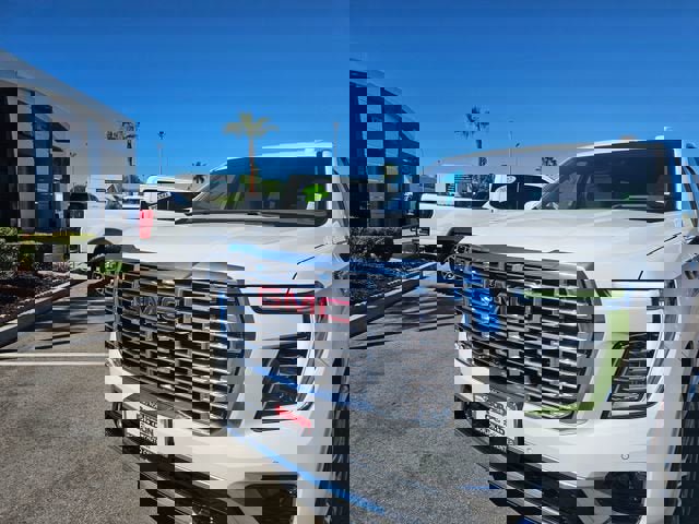 New 2026 GMC Yukon XL Denali w/ Denali Reserve Package AWD/4WD image 3