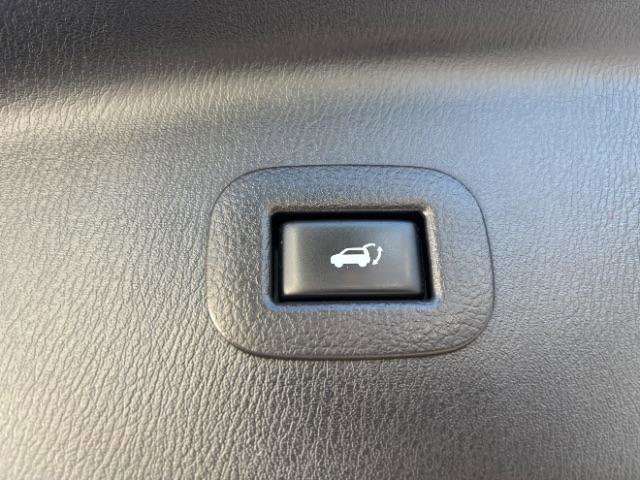 Used 2012 INFINITI QX56 4WD w/ Deluxe Touring Pkg image 53