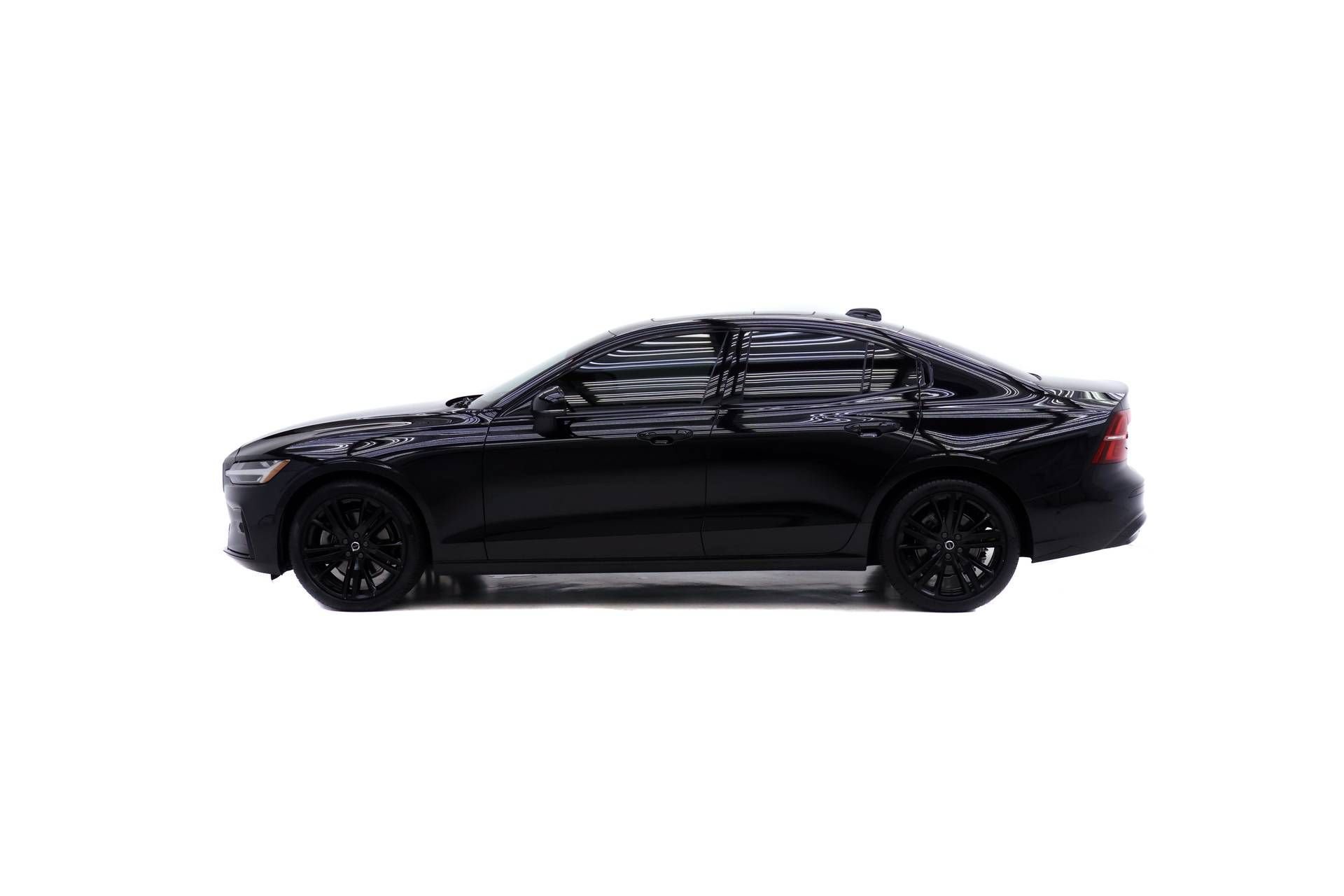 Certified 2024 Volvo S60 B5 Plus FWD image 3