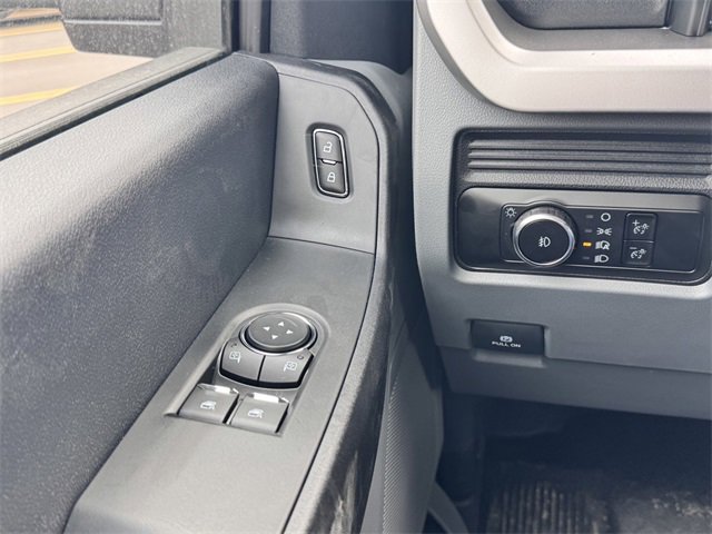 New 2025 Ford F550 4x4 Regular Cab Super Duty image 22